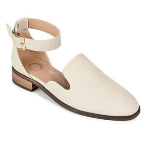 Journee collection Women’s Loreta Flats Cream Ankle Strap Loafers